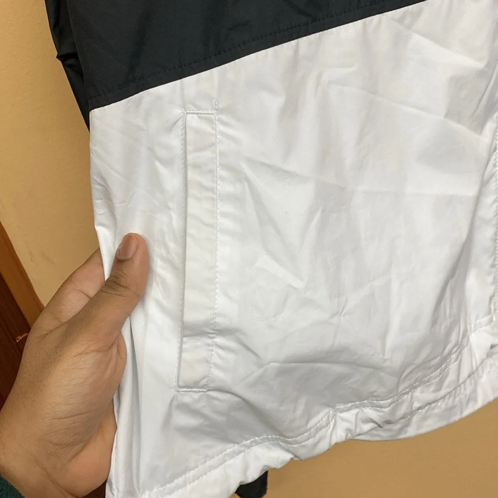 Nike Crop Trop Windbreaker “Black White” - Picture 5 of 10